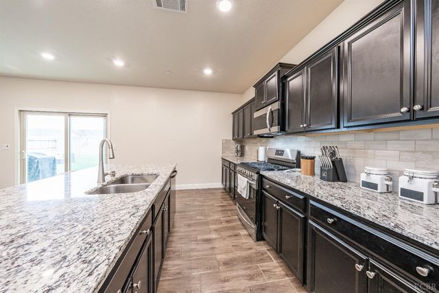 2030 N Sherman Street, Hanford, CA 93230
