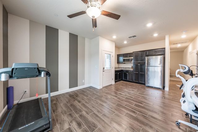 2030 N Sherman Street, Hanford, CA 93230