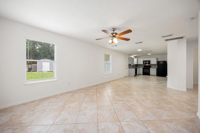1930 Emerald Pathway Drive, Spring, TX 77388