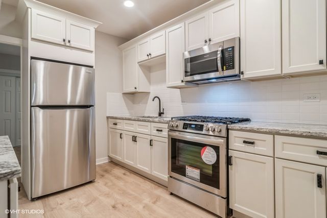 3601 W Cullom Avenue 1E, Chicago, IL 60618