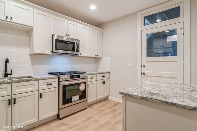 3601 W Cullom Avenue 1E, Chicago, IL 60618