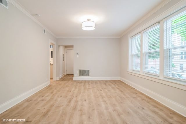 3601 W Cullom Avenue 1E, Chicago, IL 60618