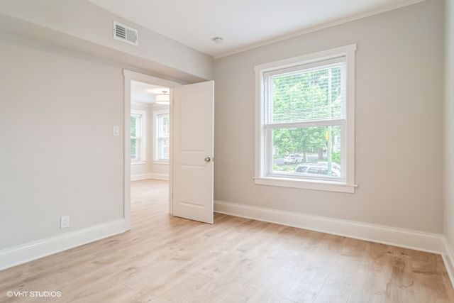 3601 W Cullom Avenue 1E, Chicago, IL 60618