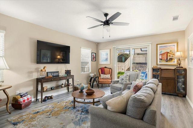 425 Hopkins Ct, Lincoln, CA 95648