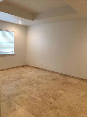 400 Jackson Avenue W, Mcallen, TX 78501