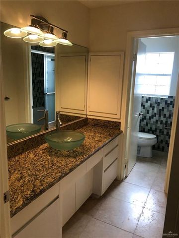 400 Jackson Avenue W, Mcallen, TX 78501