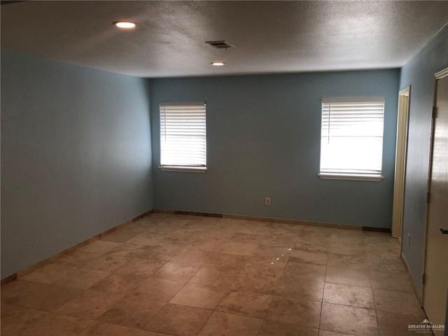 400 Jackson Avenue W, Mcallen, TX 78501