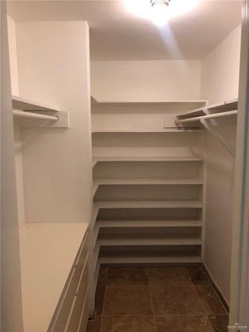 400 Jackson Avenue W, Mcallen, TX 78501