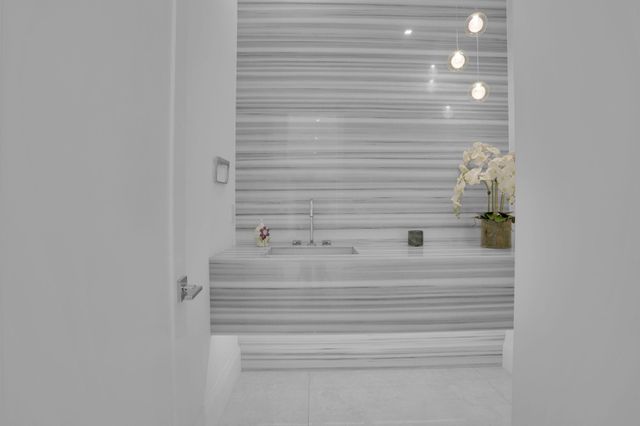 234 NE 4th Street, Boca Raton, FL 33432