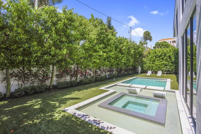 234 NE 4th Street, Boca Raton, FL 33432