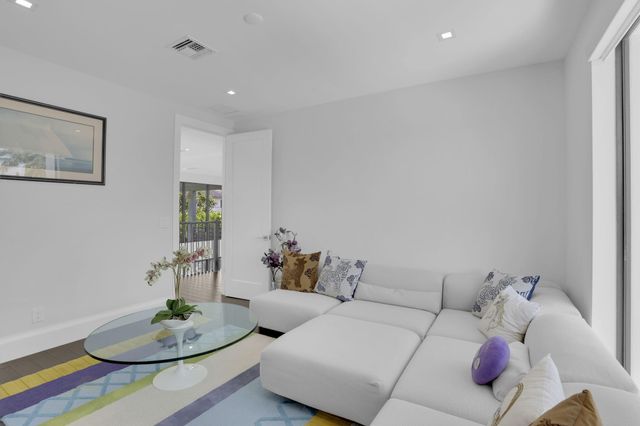 234 NE 4th Street, Boca Raton, FL 33432