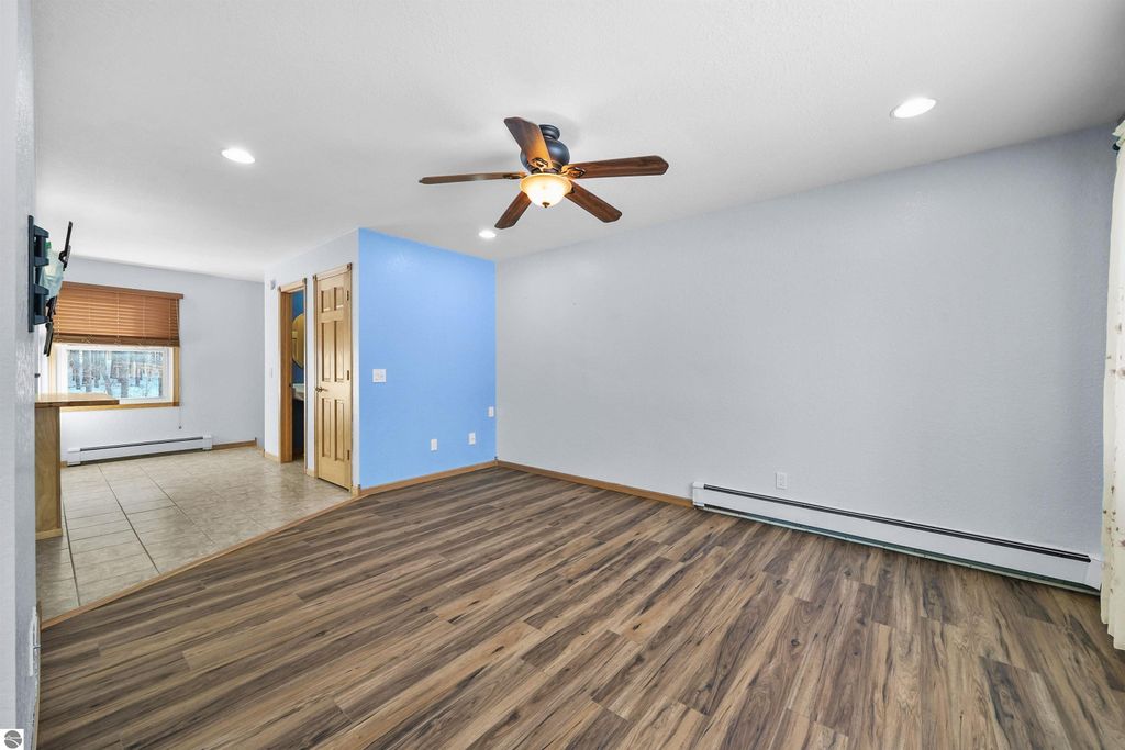 Image 27 of property listing at 6655 E 26 1/4 Road, Cadillac, MI 49601