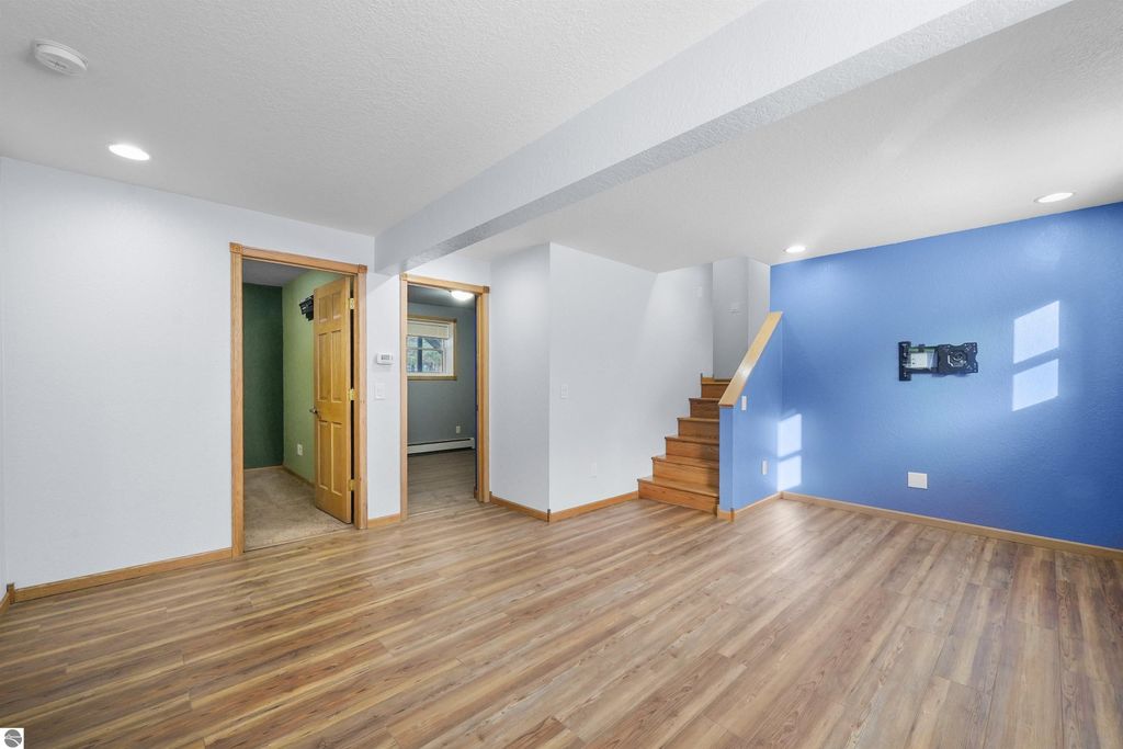 Image 30 of property listing at 6655 E 26 1/4 Road, Cadillac, MI 49601