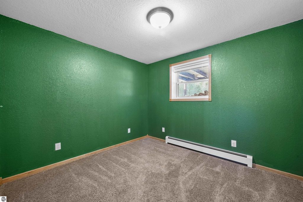 Image 34 of property listing at 6655 E 26 1/4 Road, Cadillac, MI 49601