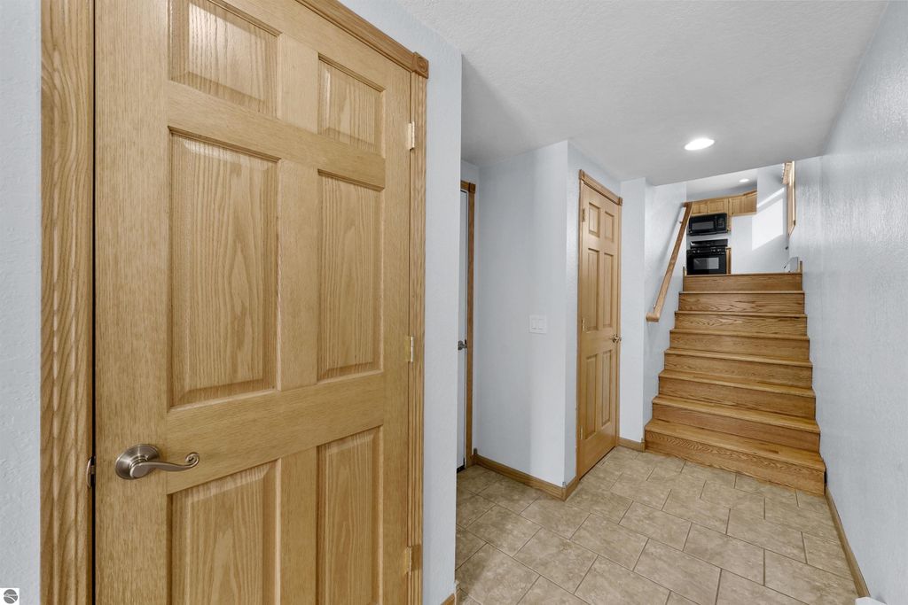 Image 45 of property listing at 6655 E 26 1/4 Road, Cadillac, MI 49601