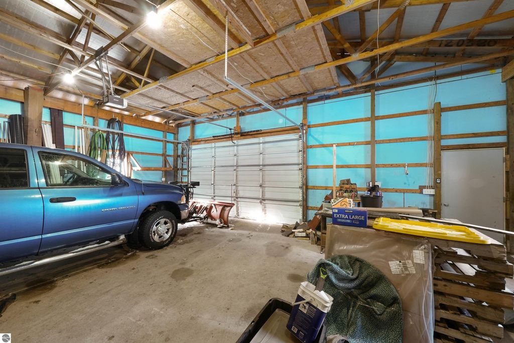 Image 49 of property listing at 6655 E 26 1/4 Road, Cadillac, MI 49601