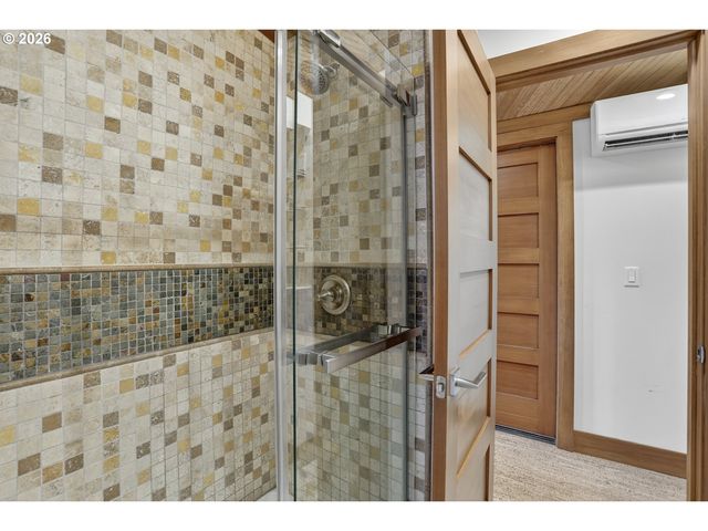 100 Se Harney St 14, Portland, OR 97202