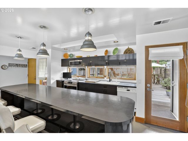 100 Se Harney St 14, Portland, OR 97202