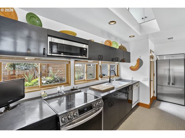 100 Se Harney St 14, Portland, OR 97202