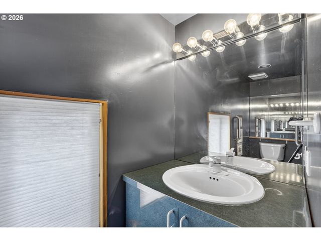 100 Se Harney St 14, Portland, OR 97202