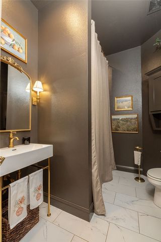 2572 Riverfront Lane, Fayetteville, AR 72703