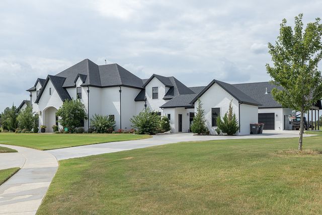 2572 Riverfront Lane, Fayetteville, AR 72703