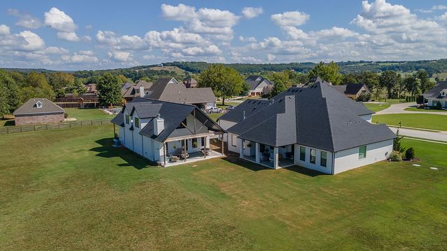 2572 Riverfront Lane, Fayetteville, AR 72703