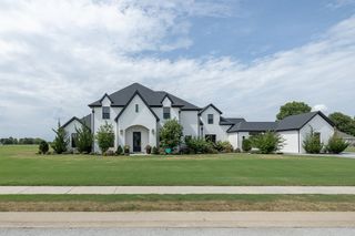 2572 Riverfront Lane, Fayetteville, AR 72703