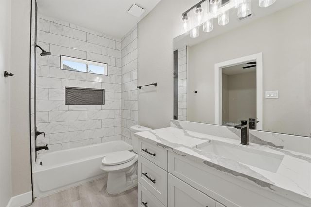 3107 Grassmere Street B, Houston, TX 77051