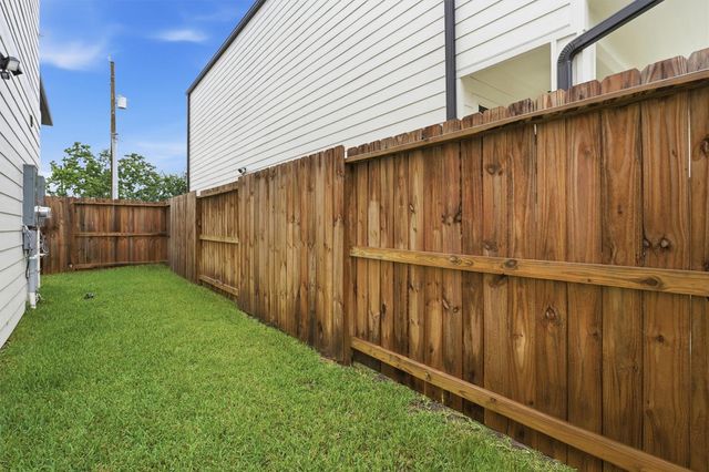3107 Grassmere Street B, Houston, TX 77051