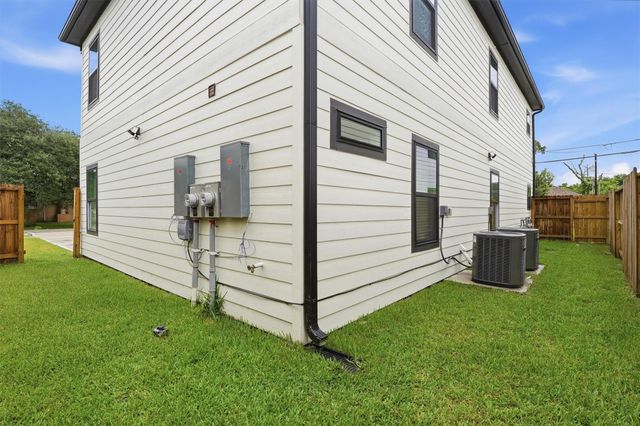 3107 Grassmere Street B, Houston, TX 77051