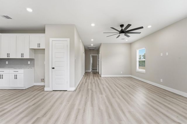 3107 Grassmere Street B, Houston, TX 77051