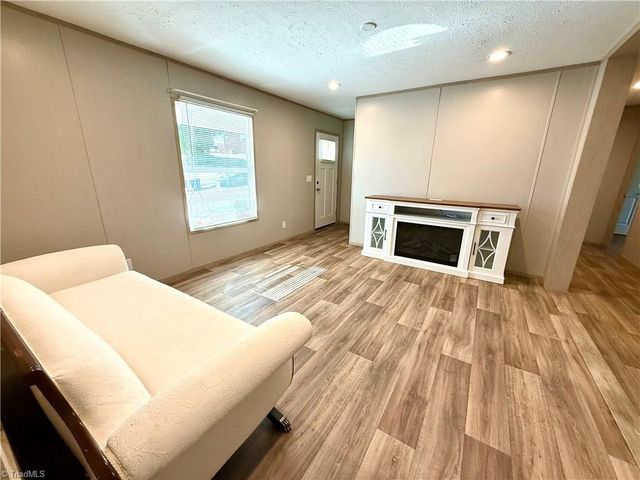 2317 Elbon Drive, Winston-salem, NC 27105