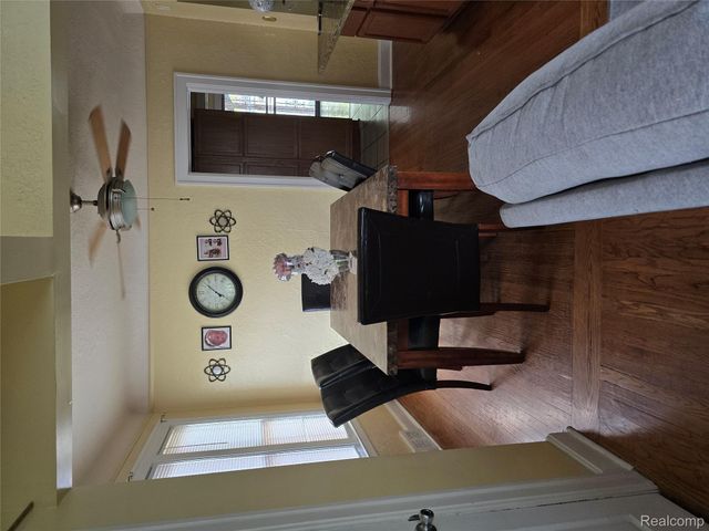 22154 Elmwood Avenue, Eastpointe, MI 48021