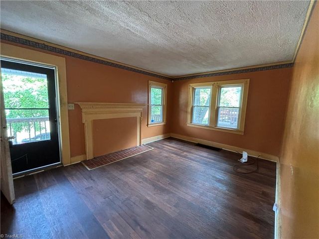 2709 Bon Air Avenue, Winston-salem, NC 27105