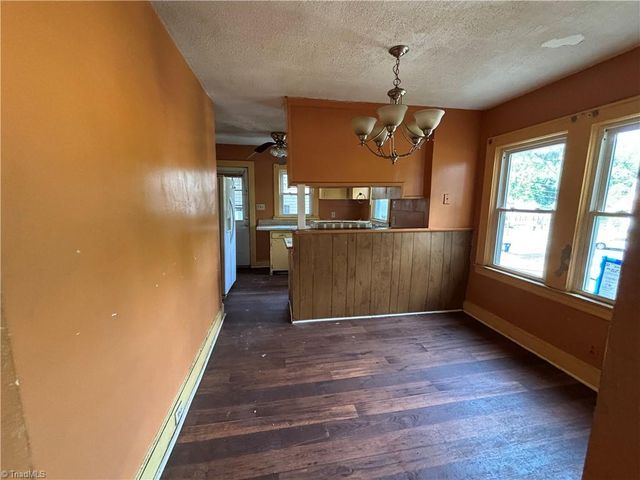 2709 Bon Air Avenue, Winston-salem, NC 27105