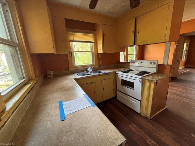 2709 Bon Air Avenue, Winston-salem, NC 27105