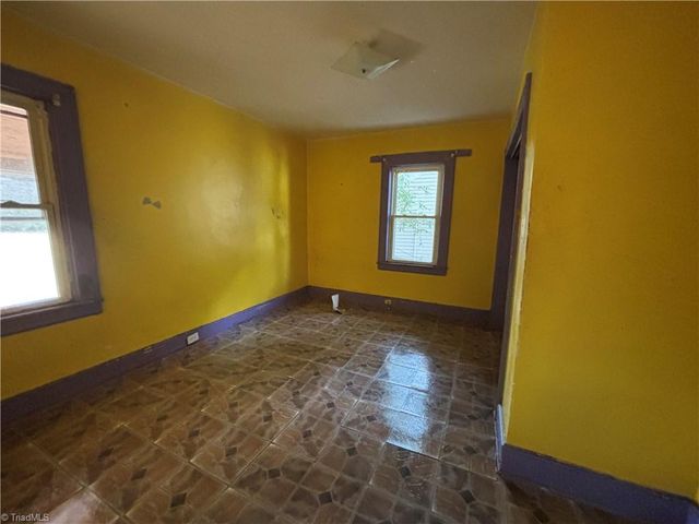 2709 Bon Air Avenue, Winston-salem, NC 27105