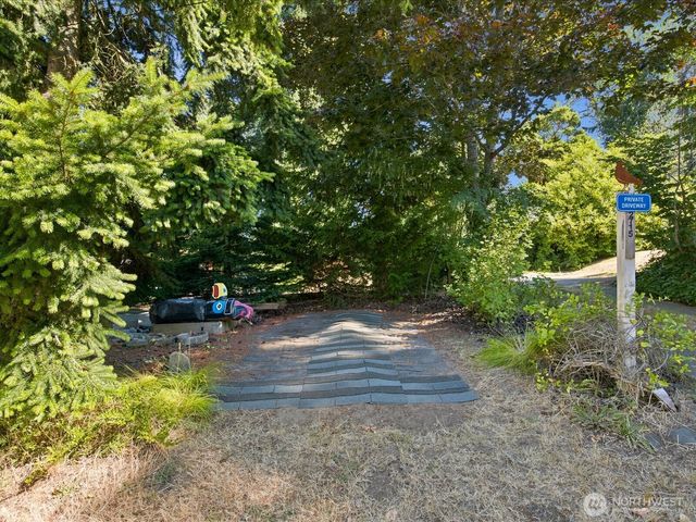 2715 50th Avenue SW, Seattle, WA 98116