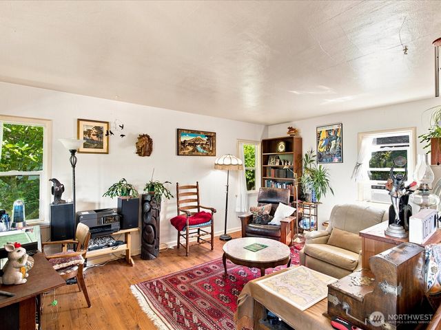 2715 50th Avenue SW, Seattle, WA 98116