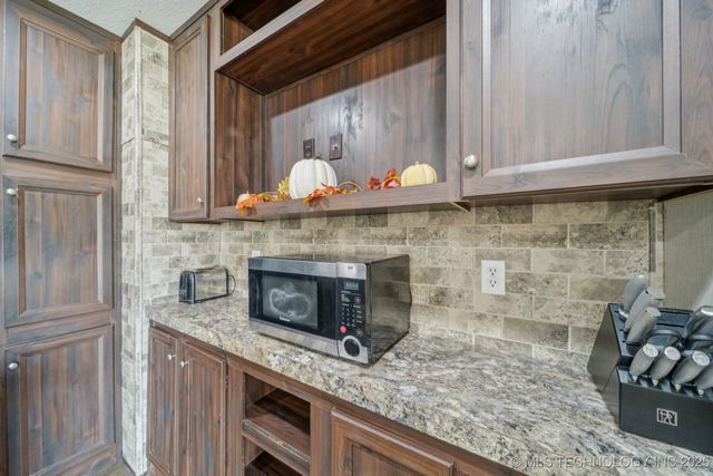 4490 N 438 Road, Pryor, OK 74361