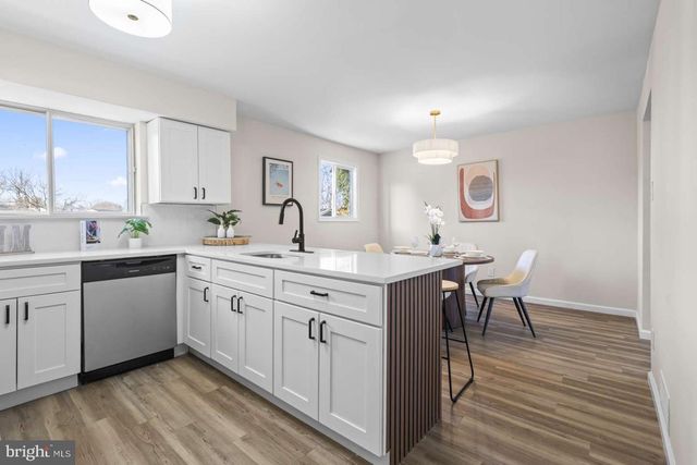 12 HERON CT, Newark, DE 19702