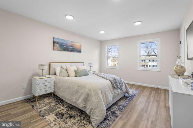 12 HERON CT, Newark, DE 19702