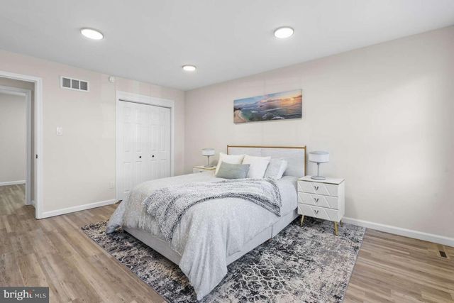 12 HERON CT, Newark, DE 19702