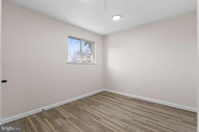 12 HERON CT, Newark, DE 19702