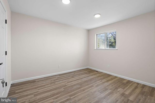 12 HERON CT, Newark, DE 19702