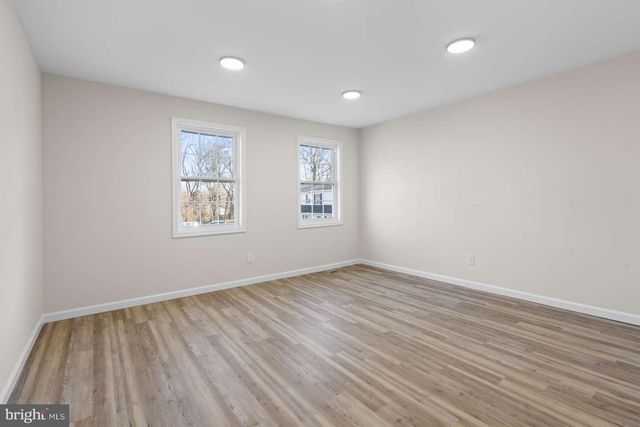 12 HERON CT, Newark, DE 19702