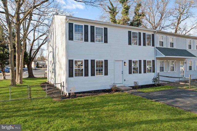 12 HERON CT, Newark, DE 19702