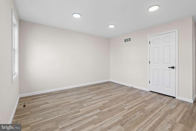 12 HERON CT, Newark, DE 19702