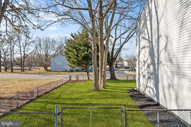 12 HERON CT, Newark, DE 19702